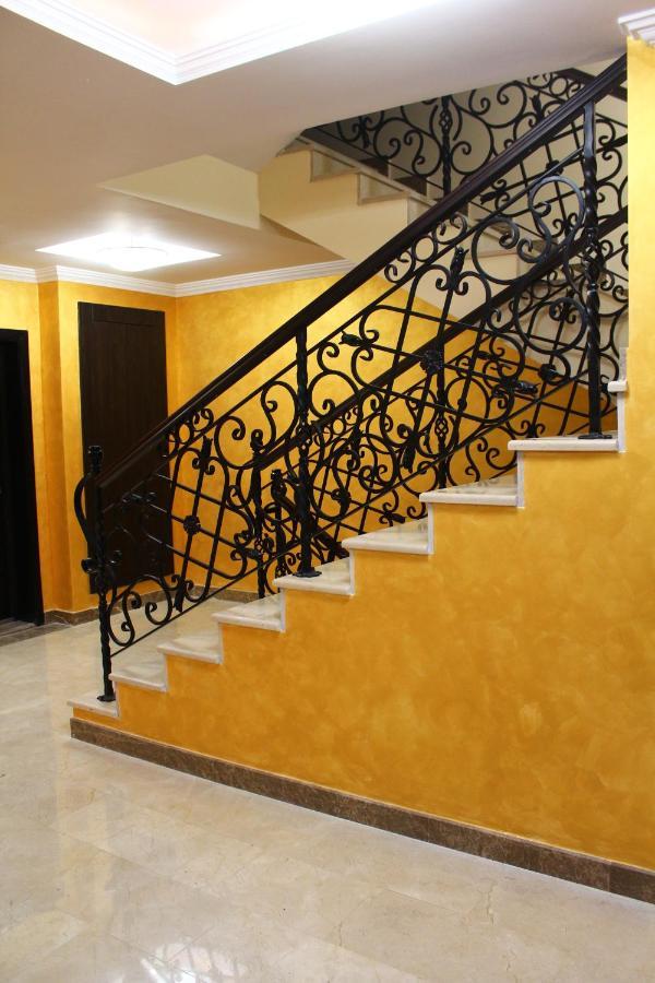 Exceptional Accommodation Cacak Bagian luar foto